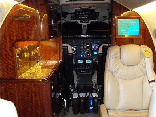 400xp galley cockpit